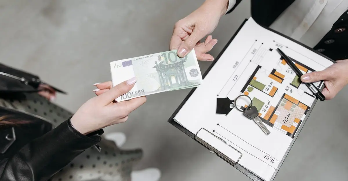 Est-il plus avantageux de regrouper ses crédits seul ou en couple ?